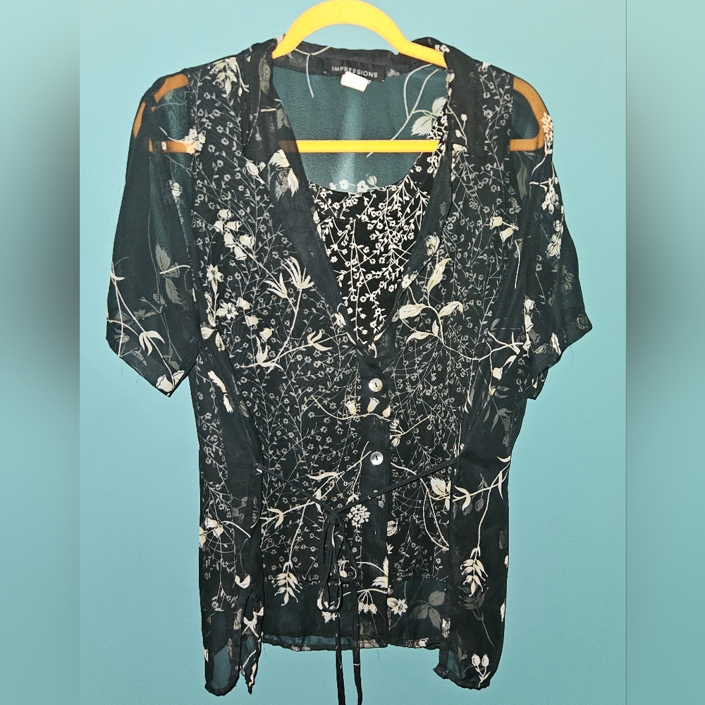 Floral tank with button cover